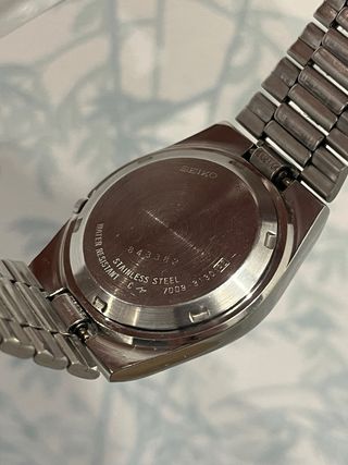 Reloj Seiko 5 Automático Gris y Plateado
