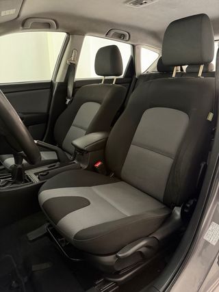 Mazda 3 2.0 SPORTIVE PEGATINA C ÚNICO PROPIETARIO