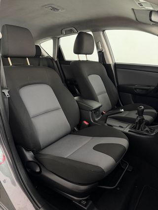 Mazda 3 2.0 SPORTIVE PEGATINA C ÚNICO PROPIETARIO