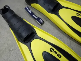 Pinne Mares Avanti Superchannel taglia 42 43