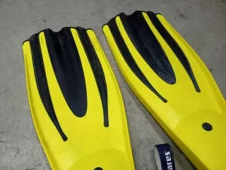 Pinne Mares Avanti Superchannel taglia 42 43