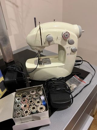 Mini Máquina de Coser Portátil