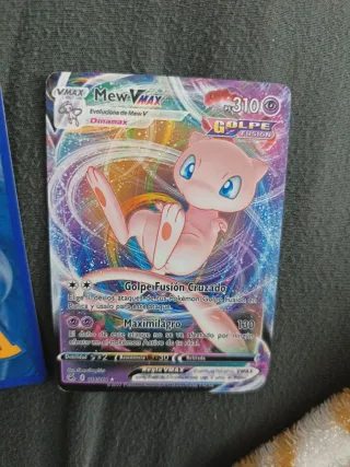 Carta Pokémon Mew VMAX Golpe Fusión