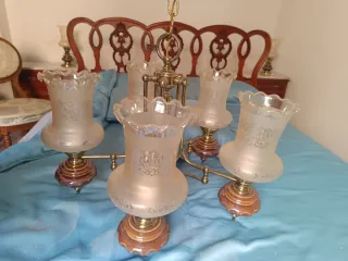 Lámpara Clásica de Mesa