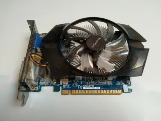 Lote de 8 Tarjetas Gráficas (Sin Probar)