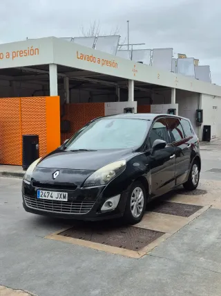 Renault Grand Scenic 2012