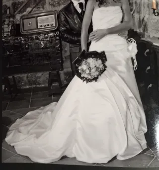 Abito da sposa colore seta