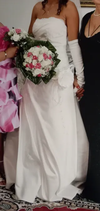 Abito da sposa colore seta