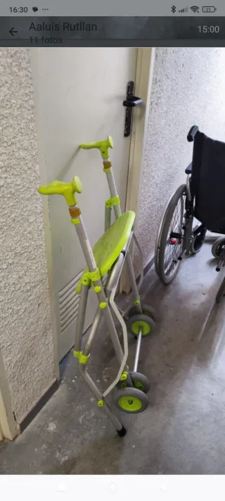 Andador plegable con asiento