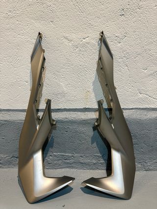 Carenado Lateral Honda Forza 300 ABS