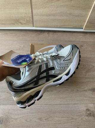 Asics Gel Kayano 14 Plata Negro