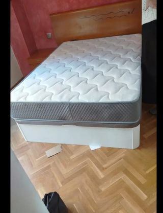 Canapé de madera y tela