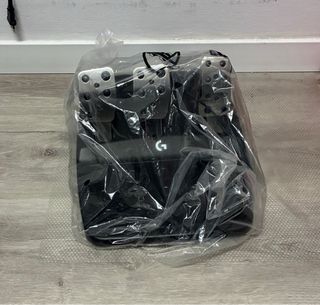 Volante Logitech G923 TRUEFORCE PS5/PS4 y Pc