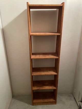 Estantería de madera