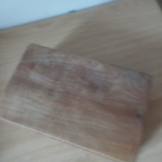 Caja antigua de madera tallada