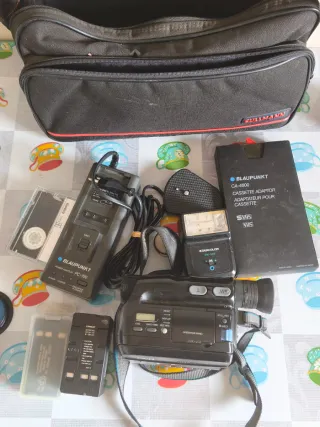 Videocámara Blaupunkt con accesorios