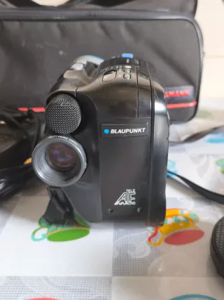 Videocámara Blaupunkt con accesorios