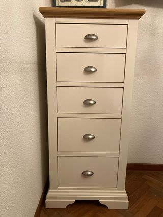 Juego 2 mesitas noche y cómoda