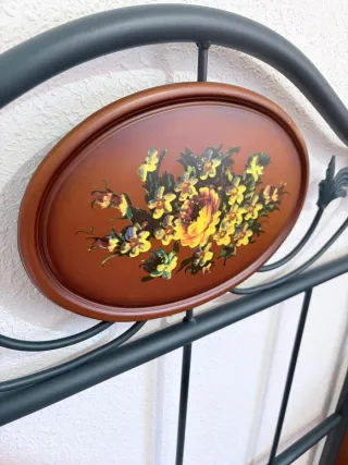 Cabeceros de cama metálico con detalle floral