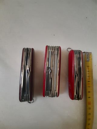 3 Navajas Victorinox Rojas