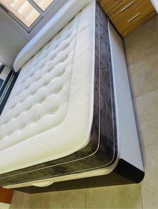 Canapé tapizado blanco