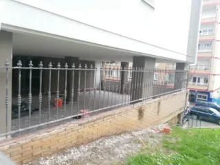 Verja de hierro fundido mas 3 puertas