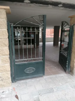 Verja de hierro fundido mas 3 puertas