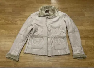 Chaqueta beige con pelo