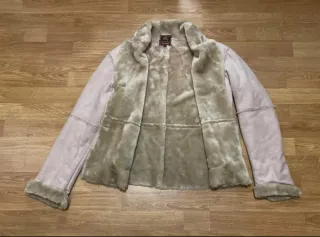 Chaqueta beige con pelo