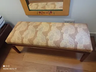 Banco tapizado madera