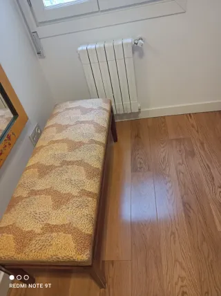 Banco tapizado madera