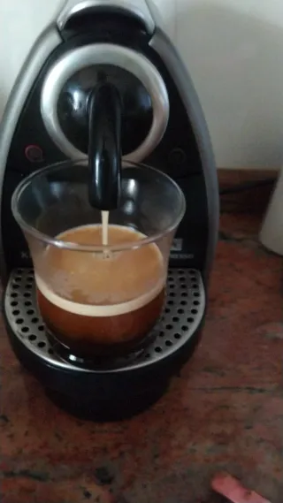 Cafetera Nespresso Krups XN 2005