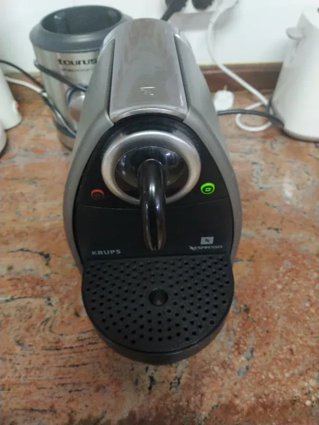 Cafetera Nespresso Krups XN 2005
