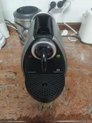 Cafetera Nespresso Krups XN 2005