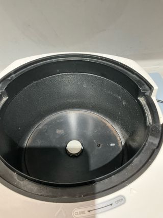 Olla Eléctrica Demoka en muy buen estado.