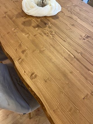 Mesa de comedor maciza de madera