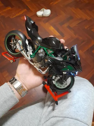 Moto Kawasaki H2 Sportbike Colección