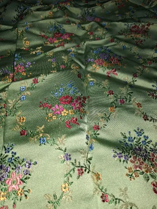 Tela fallera niña verde floral