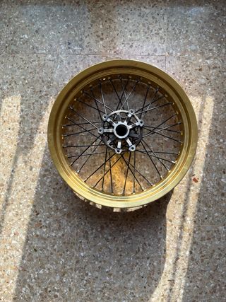 Llanta Trasera Dorada JF