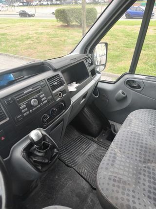 Furgoneta de la marca Ford Transit