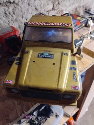 Scocca Land Rover Defender Dorata