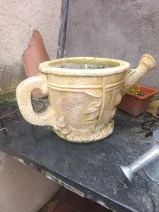 Maceta Regadera cemento, original.