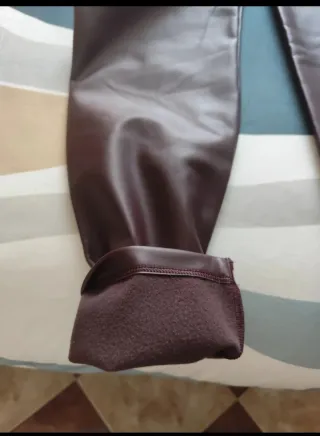 Legging térmico Calzedonia color burdeos