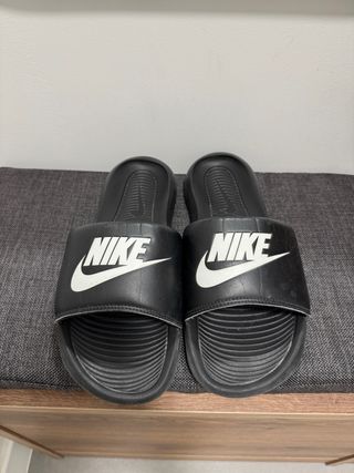 Chanclas Nike Victory One Negras