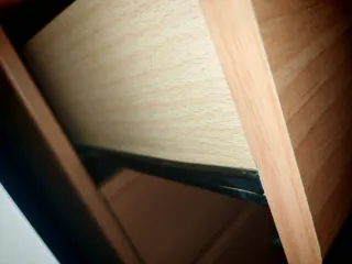 Mesita de noche de madera