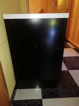 Estantería ,vitrina y mueble bajo