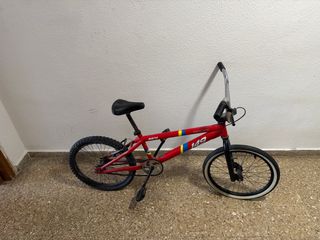 Bicicleta BMX Monty Roja