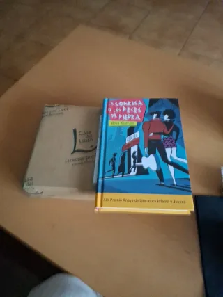 La sonrisa de los peces de piedra (Spanish Edit...