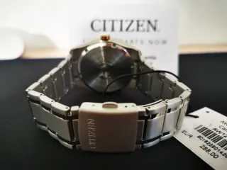 Reloj Citizen Eco-Drive Super Titanium Dorado