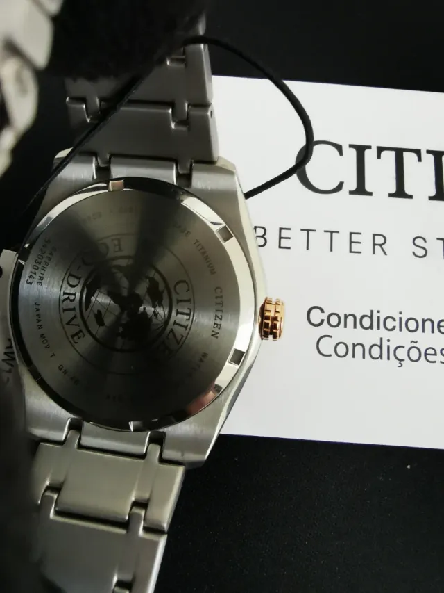 Reloj Citizen Eco-Drive Super Titanium Dorado